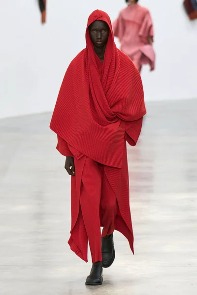 Look 35